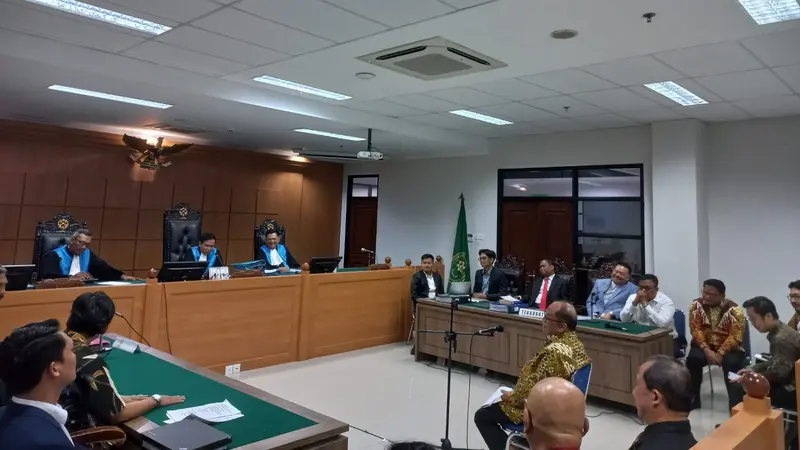 Guru Besar Hukum Tata Negara Universitas Muhammadiyah Jakarta (UMJ) Zainal Arifin Hoesein mengatakan, Komisi Pemilihan Umum (KPU) boleh tidak mengonsultasikan Putusan MK Nomor 90/PUU-XXI/2023 kepada DPR.