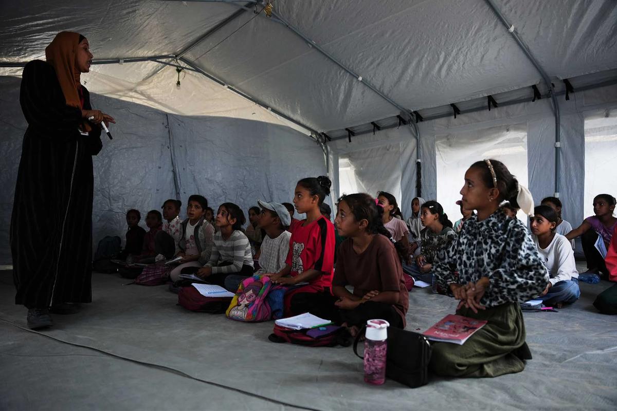 FOTO: Keceriaan Anak-Anak Gaza Bersekolah di Kelas Darurat