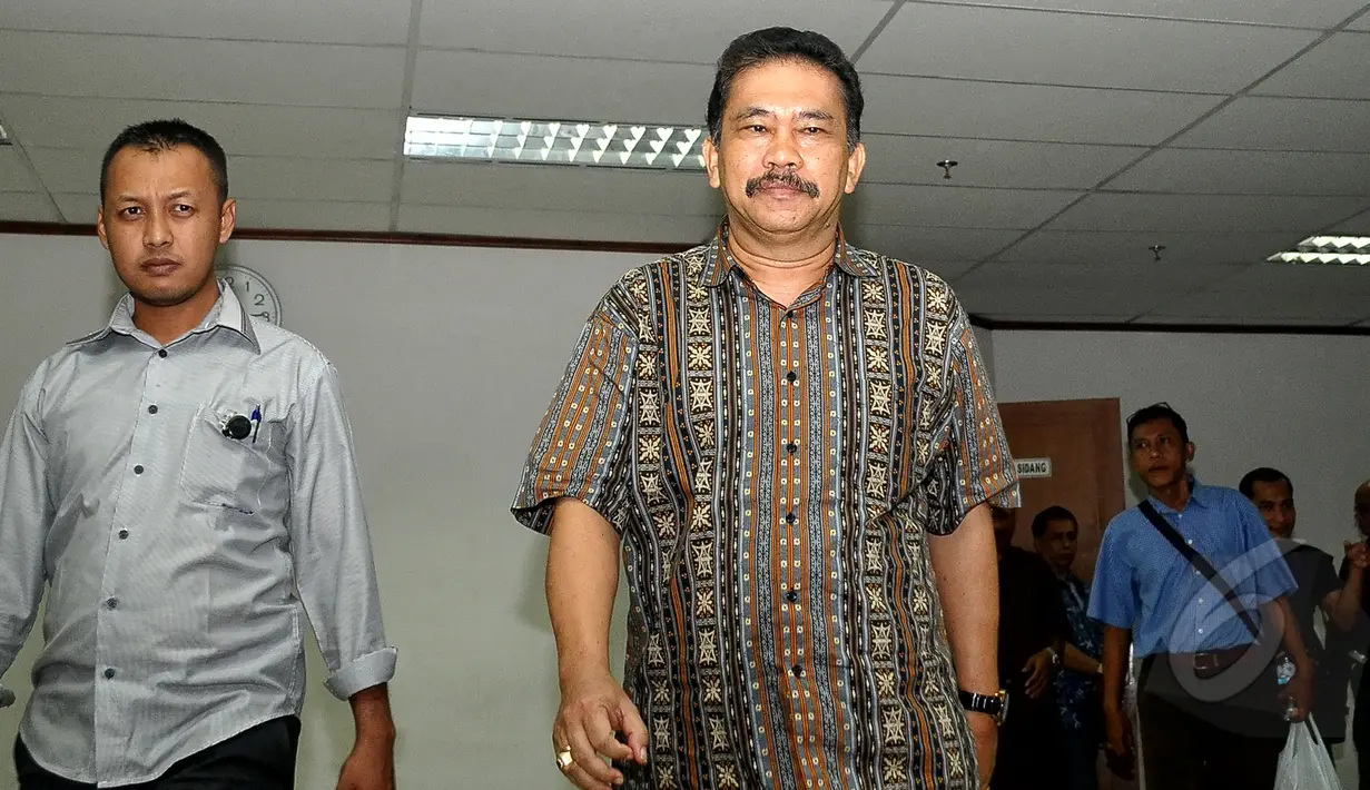 Bonaran Situmeang saat tiba di ruang sidang Pengadilan Tipikor, Jakarta, Senin (11/5/2015). Bonaran terbukti menyuap Akil Mochtar dan divonis hakim 4 tahun penjara ditambah denda Rp200 juta subsider 2 bulan kurungan. (Liputan6.com/Yoppy Renato)
