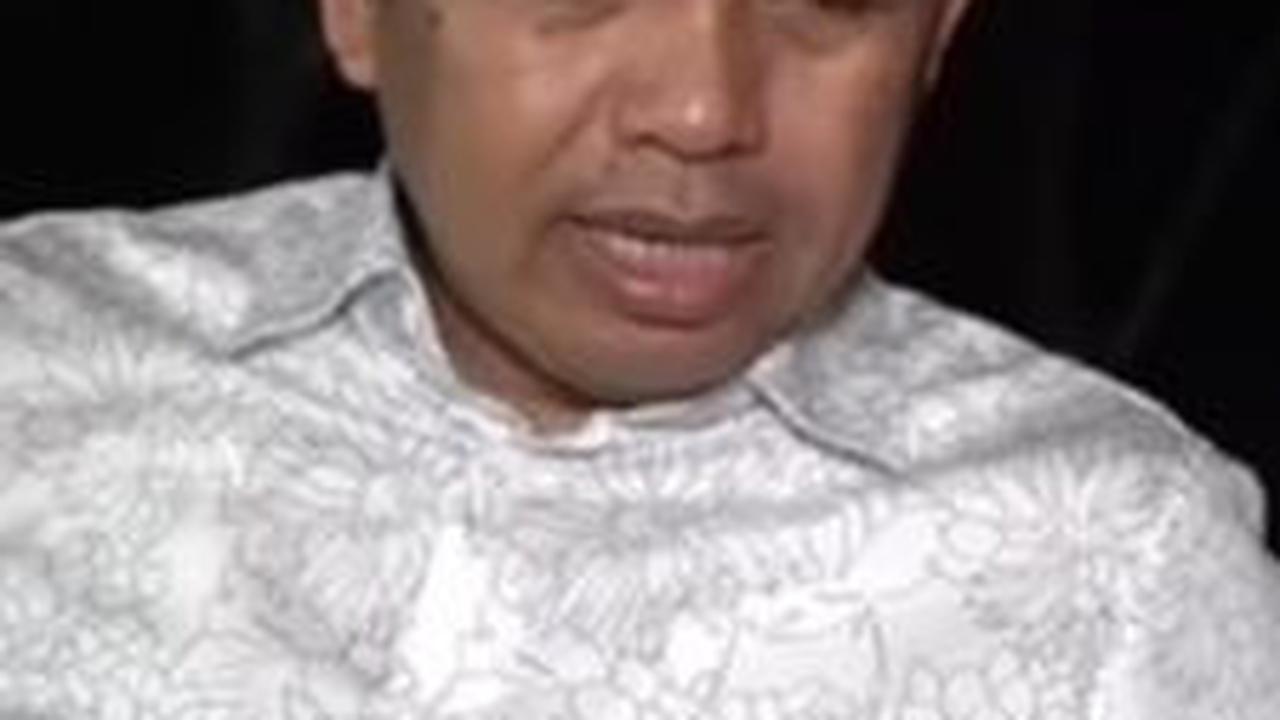 Tukang Jualan Minyak Urut Asal Bima Menyanyikan Lagu NOAH, Dedi Mulyadi Tersipu Langsung Kasih Uang Rp500 Ribu