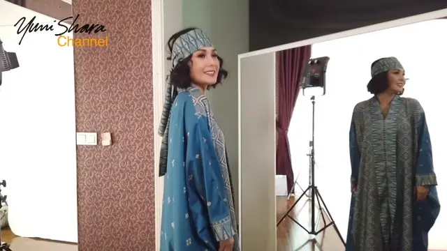 7 Potret Yuni Shara Pakai Busana Muslim Ini Anggun Banget