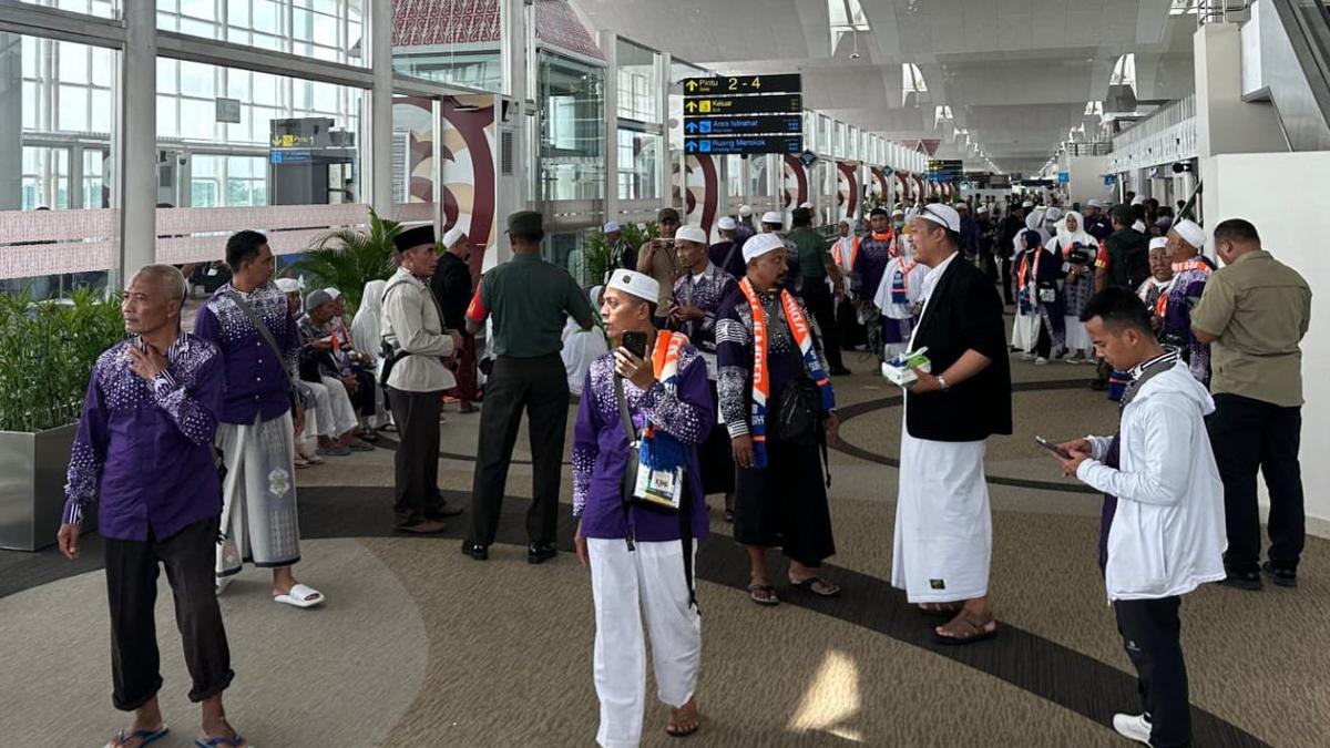 Saudi Airlines Mendarat Darurat di Bandara Kualanamu, 376 Jemaah Haji Asal Surabaya Dievakuasi