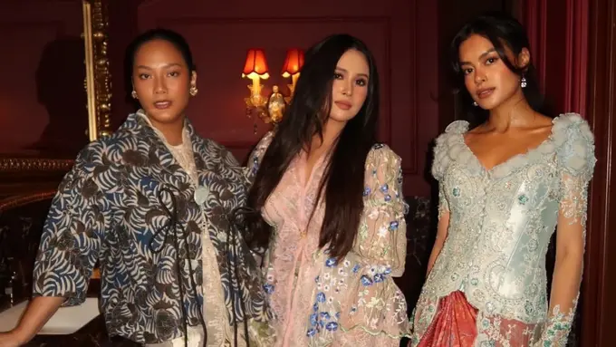 Inspirasi OOTD Kenakan Wastra yang Bisa Dikenakan saat Parade Wastra Nusantara 2025