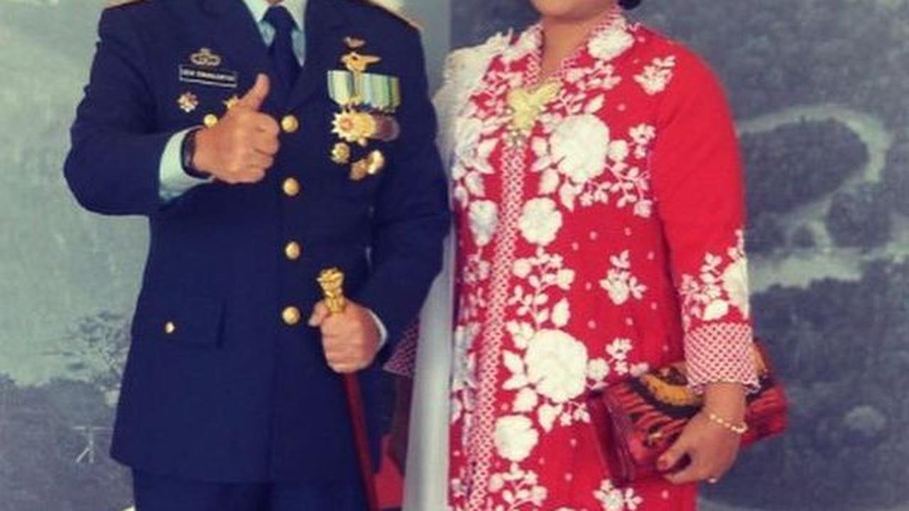 &nbsp;Deni Hasoloan perwira tinggi TNI AU berpangkat Marsekal Muda (Marsda) atau bintang dua.<br>