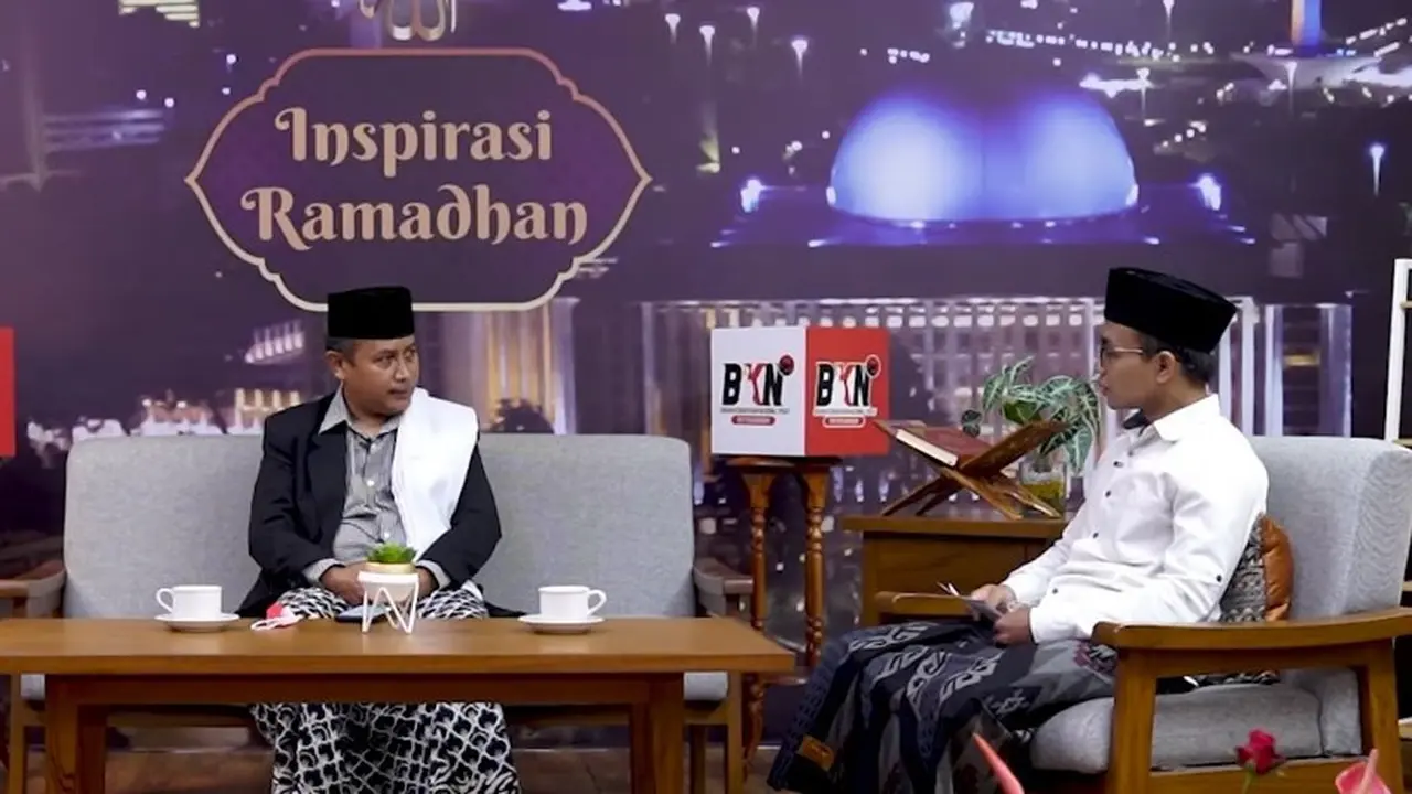 Dosen UIN Syarif Hidayatullah Jakarta, KH Helmy Hidayat
