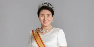 Masako Owada merupakan pasangan Kaisar Naruhito. Sosoknya menjadi panutan karena memiliki latar belakang edukasi yang tinggi. [Foto: Pinterest]
