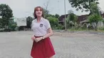 Penyanyi dangdut selalu tersorot gaya penampilannya. Termasuk seorang Nella Kharisma yang tampil curi perhatian dengan seragam SD. Ia dipuji warganet masih terlihat pantas pakai seragam SD. Foto Nella ini banjir like dan komentar. (Liputan6.com/IG/nella_kharisma)