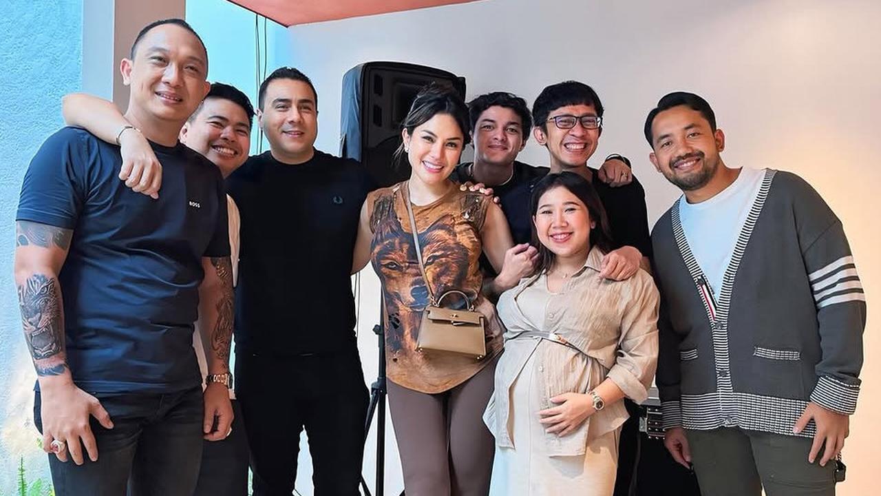 Momen Kiky Saputri Kunjungi Restoran Baru Nikita Mirzani Curi Perhatian, Aura Bumil Kian Terpancar dengan Perut Makin Besar