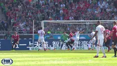 Berita video Bayern Munchen yang terlalu perkasa di Bundesliga musim 2017-2018 dengan menundukkan Hannover 3-0. This video presented by BallBall.