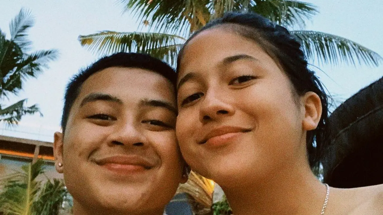 Potret Mesra Bastian Steel dan Sitha Marino
