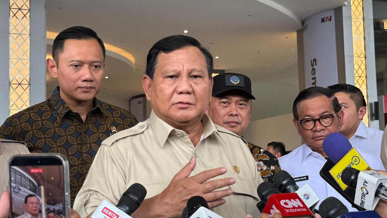 Presiden Prabowo sedang diwawancara wartawan