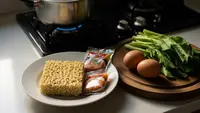 7 Kreasi Menu Sahur Modal Mi Instan dan Telur, Praktis, Hemat, dan Gizi Seimbang