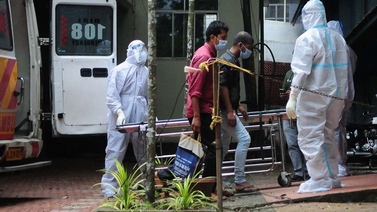 Sementara, gedung-gedung pemerintah, sekolah, dan lembaga-lembaga keagamaan ditutup.  Layanan angkutan umum juga dihentikan. Pemerintah juga melarang adanya pertemuan publik untuk sementara waktu.