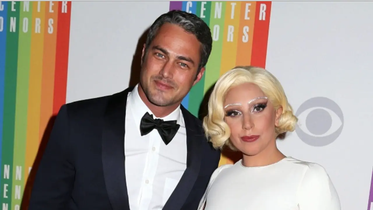 Lady Gaga dan Taylor Kinney Pose Sehabis Bercinta