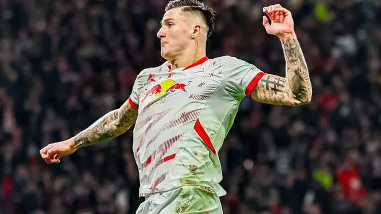 Leipzig Tolak Tawaran Newcastle untuk Benjamin Sesko, MU Siap Menelikung