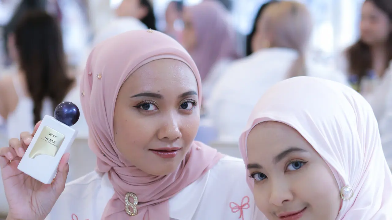 Parfum HINT Noble Extrait De Parfum yang Tahan Lebih Lama. [Daniel Kampua/Fimela]
