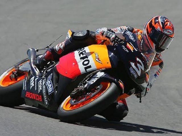 Aprilia Cari Pembalap Tambahan Untuk Pramusim Motogp 2020 Max Biaggi Masuk Daftar Motogp Bola Com