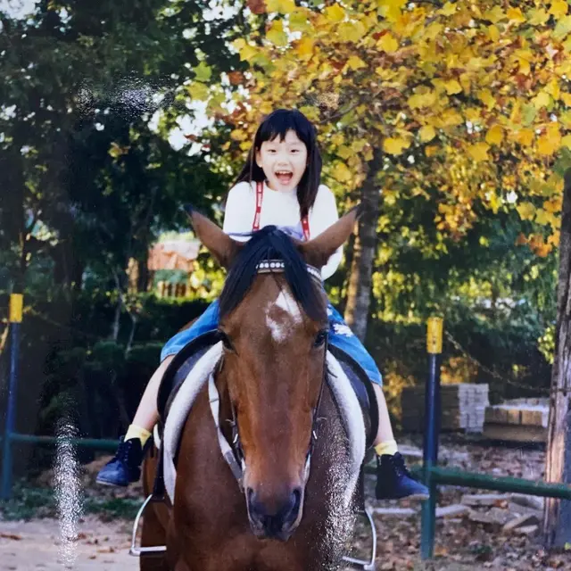Foto Masa Kecil Taeyeon SNSD. (Instagram/ taeyeon_ss)