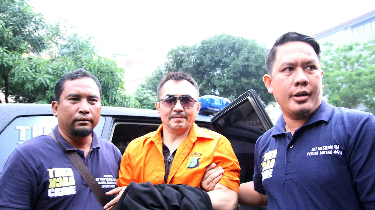 [Bintang] Gatot Brajamusti