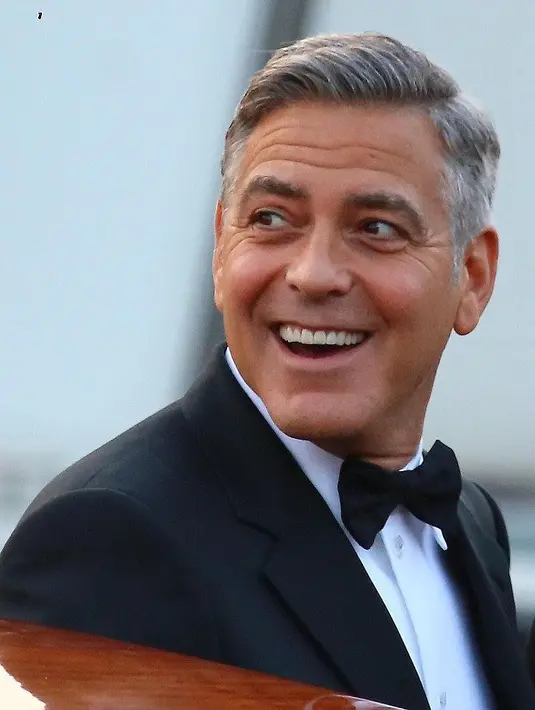 "Ia tengah dalam proses penyembuhan dan akan baik-baik saja," tulis publisisnya, Stan Rosenfield lewat e-mail. (instagram/georgeclooney.officiel)