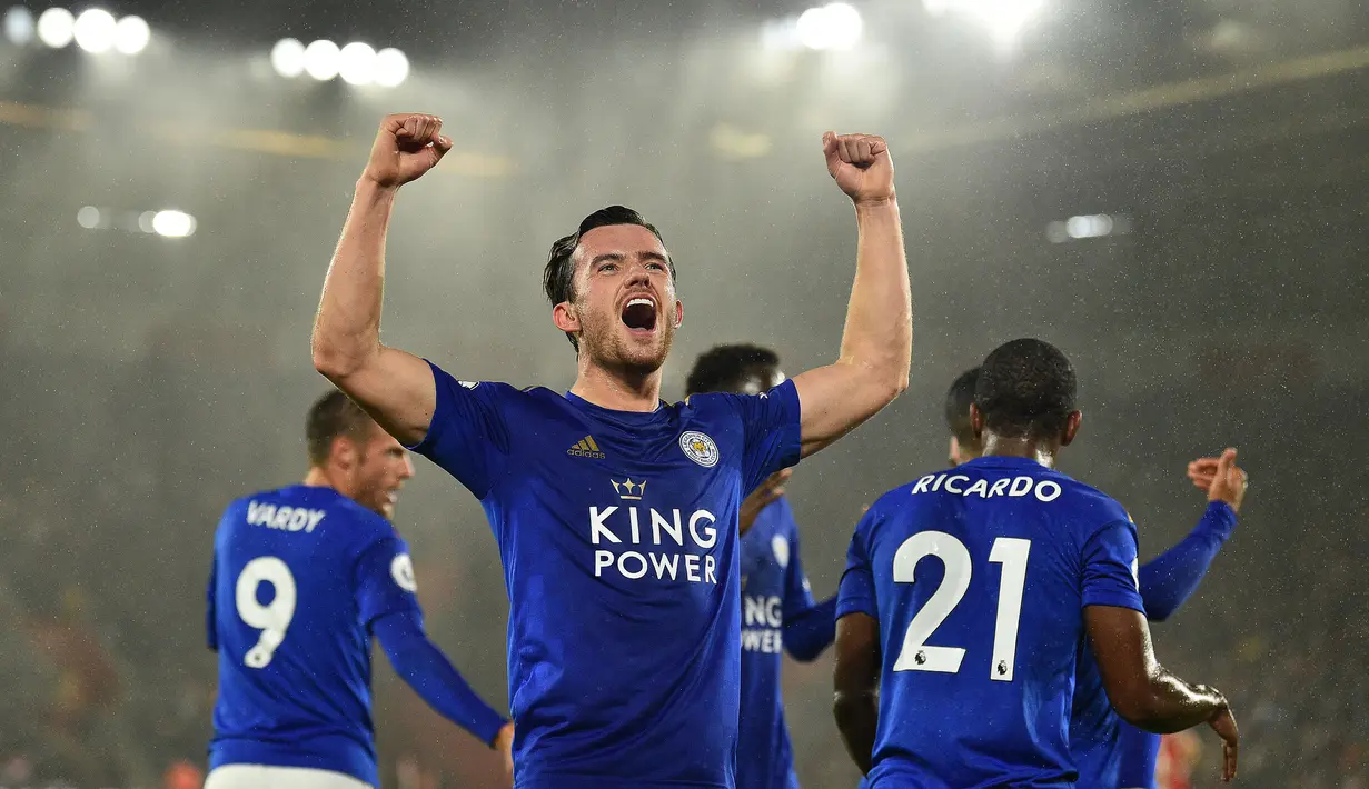 Ben Chilwell bergabung dengan akademi Leicester City pada 2009. Kemudian, Ia dipromosikan ke skuat utama The Foxes pada musim 2016/17. Chilwell mampu tampil gemilang dan menarik Chelsea untuk merekrutnya. The Blues kala itu merogoh kocek sebesar £45,18 juta. (AFP/Glyn Kirk)