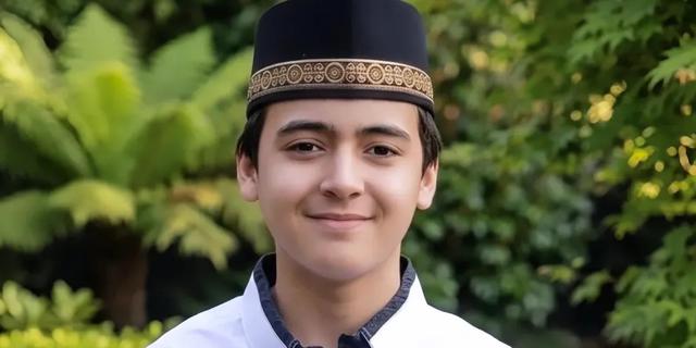 Catatan Rayhan Cornelis RayakanLebaran di Belanda: Puasa di Musim Dingindan Rindu Opor Ayam