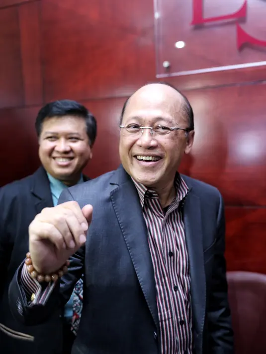 Motivator Mario Teguh beranggapan, bahwa kisruhnya dengan Kiswinar, pria yang mengaku sebagai anaknya, itu jadi konsumsi publik lantaran acara yang dipandu oleh Deddy Corbuzier. (Adrian Putra/Bintang.com)