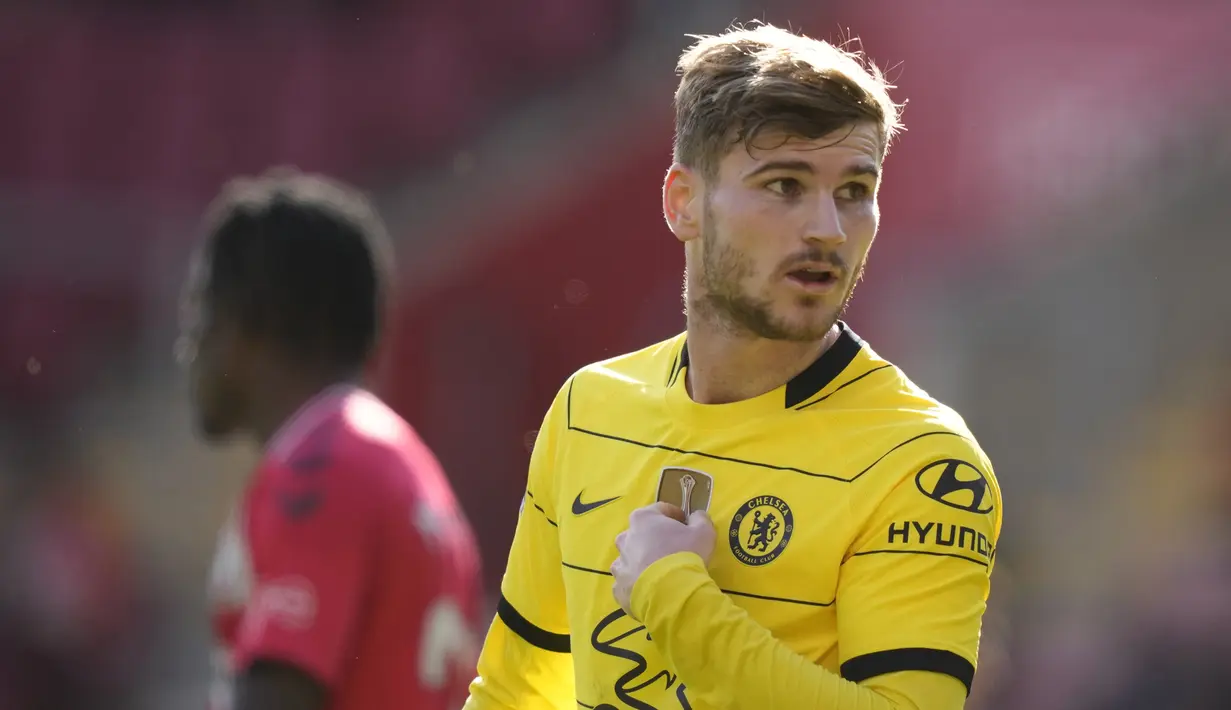 Timo Werner. Setelah 4 musim berseragam RB Leipzig dan tampil dalam 159 laga di semua ajang dengan torehan 95 gol dan 40 assist, ia hijrah ke Chelsea pada awal musim 2020/2021. Hingga kini ia baru mencetak 21 gol dan 19 assist dari total 82 laga di semua ajang. (AP/Frank Augstein)