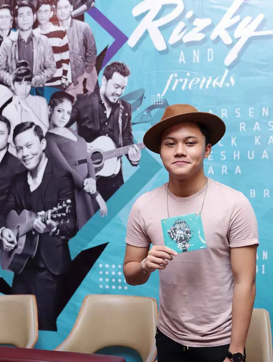 Kesuksesan itu juga menjadi bukti bahwa selama ini, peraih penghargaan sebagai Pendatang Baru Paling Ngetop SCTV Music Awards 2016 itu fokus dalam dunia tarik suara. (Deki Prayoga/Bintang.com)