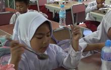 Tujuh Sekolah di Tangerang Selatan Dapat Makan Bergizi Gratis, Menunya Ayam Kecap hingga Jeruk dan Susu
