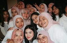 6 Potret Artis Nikmati Momen Buka Puasa Bareng Fans, Hangat dan Akrab Bak Bukber Keluarga