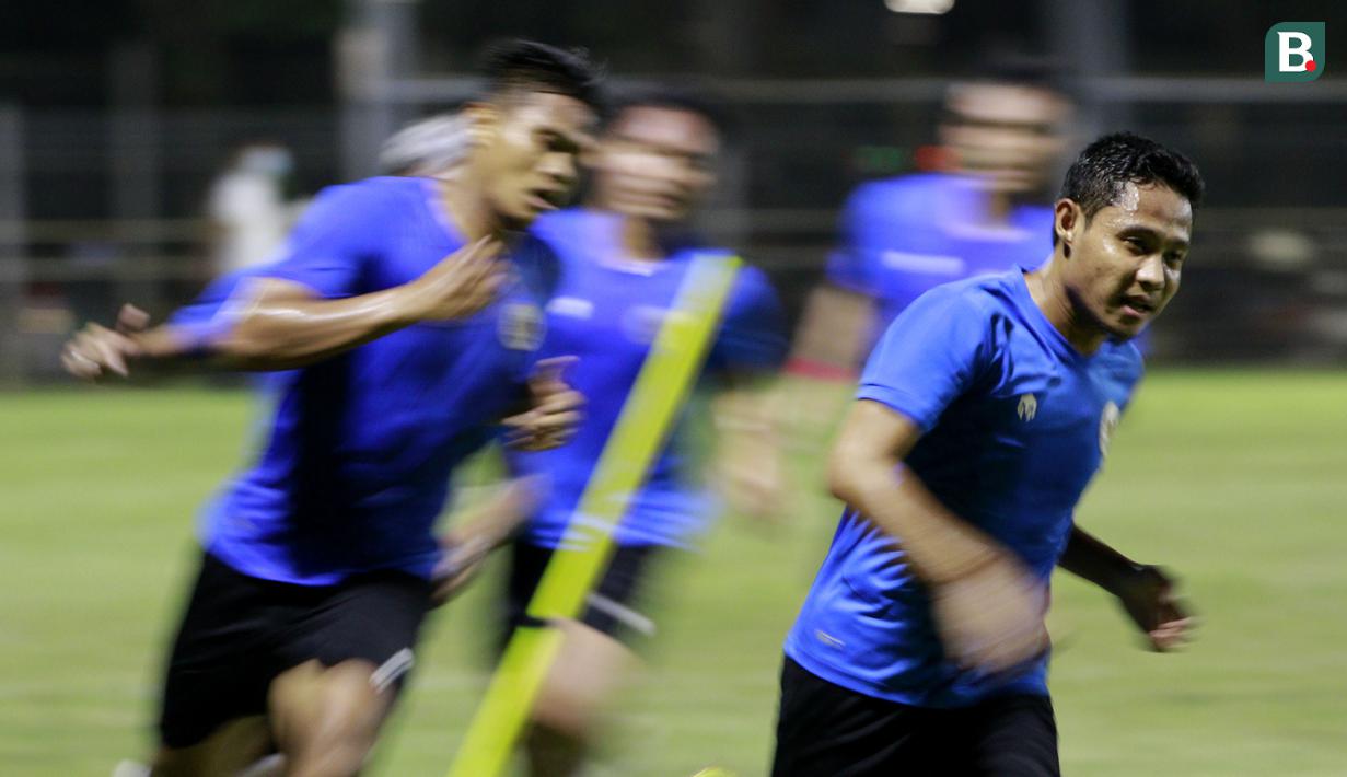 Evan Dimas dan kawan-kawan telah berkumpul dan melakukan sesi latihan bersama jelang pemusatan latihan yang akan dilaksanakan di Turki. (Bola.com/M iqbal Ichsan)