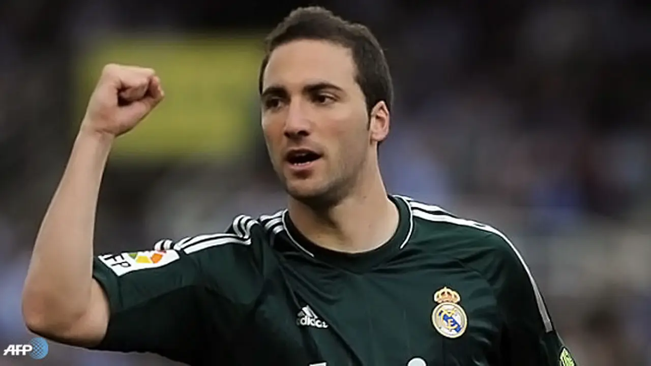 higuain-130608c.jpg