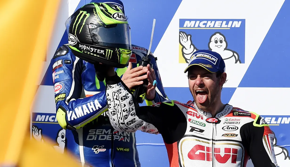 Pebalap LCR Honda asal Inggris, Cal Crutchlow berada pada peringkat kelima klasemen sementara MotoGP 2017. Hingga balapan MotoGP Argentina di Termas de Rio Hondo, Minggu (9/4/2017), Crutchlow telah mengoleksi 16 poin. (EPA/Tracey Nearmy)