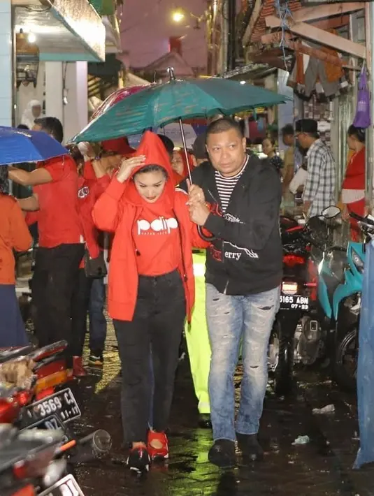 Krisdayanti dan Raul Lemos