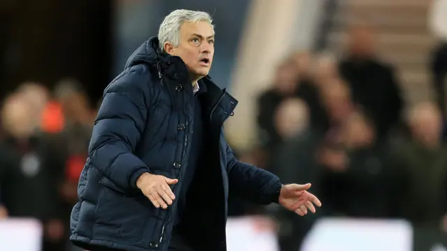 Pelatih Top Dipecat