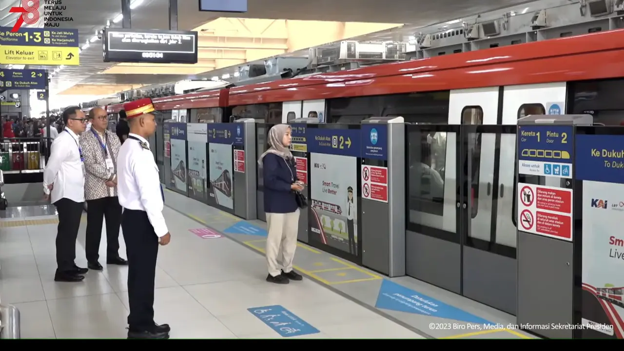 Tarif LRT Jabodebek akan diberlakukan promo berupa diskon sebesar 78 persen yang diwujudkan dalam tarif flat sebesar Rp 5.000