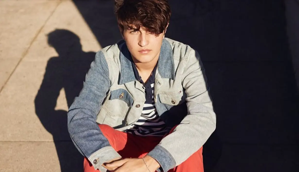 Kendall Jenner sepertinya sudah memutuskan untuk bersama dengan Ben Simmons. Sementara Anwar Hadid pun telah terlihat bersama dengan wanita lain. (instagram/anwarhadid)