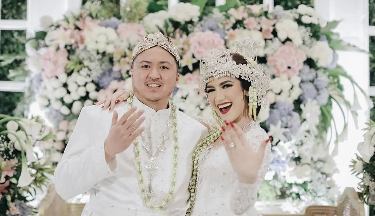 Syahra Larez dan Denny Buana (Sumber: Instagram/@syahralarez_new)