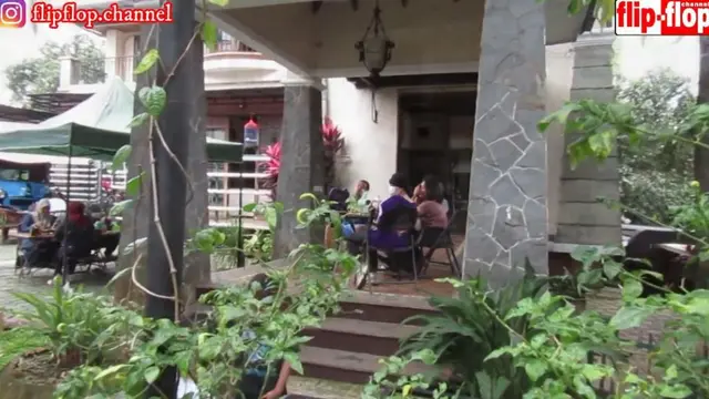 Warung Si Doel di Rumah Rano Karno