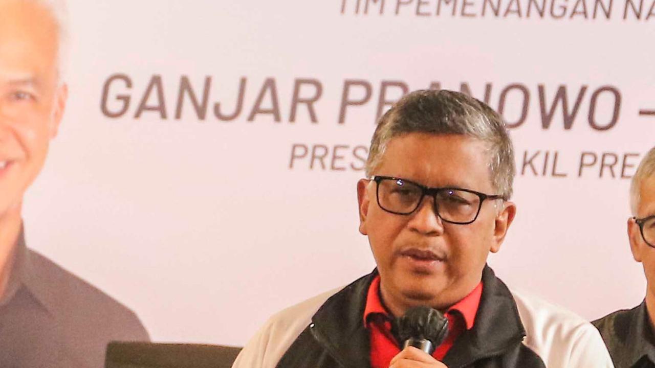 VIDEO: Hasto PDIP Sentil Jokowi: Kepemimpinan untuk Rakyat Bukan Keluarga, Kita Bela