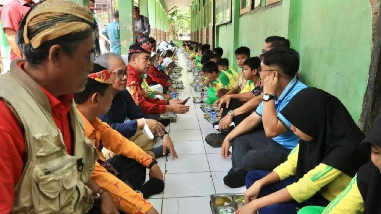 Pj Wali Kota Tarakan Melihat Uji Coba Makan Siang Gratis di Sukabumi