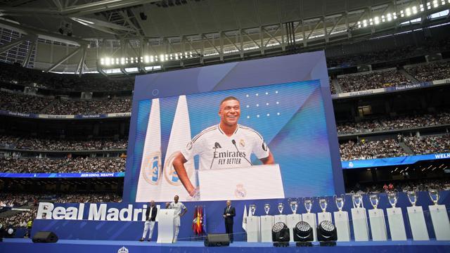 Foto: Bahagianya Kylian Mbappe saat Diperkenalkan Real Madrid