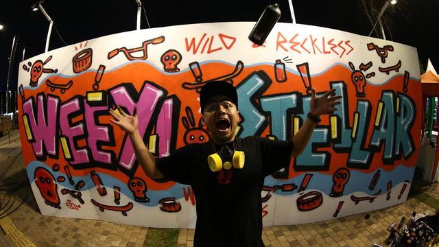 7 Potret Seleb yang Geluti Hobi Bikin Karya Seni Ini Keren Banget