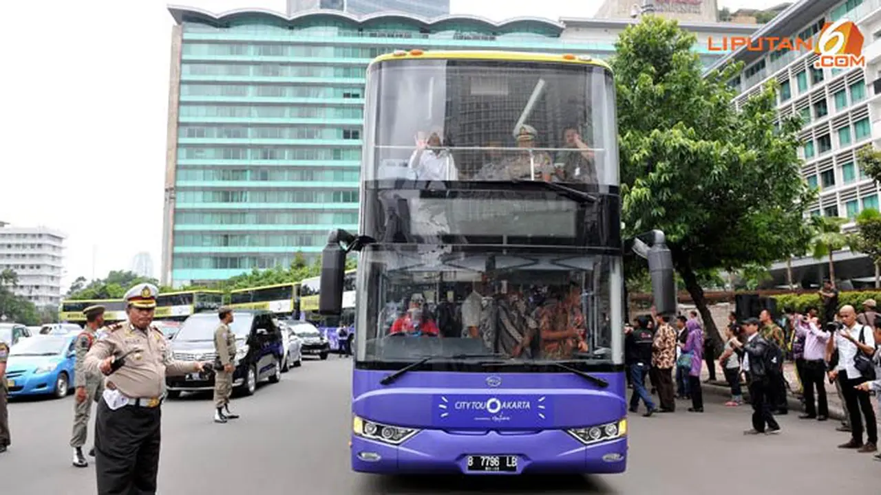 bus-tingkat-jokowi-140116b.jpg