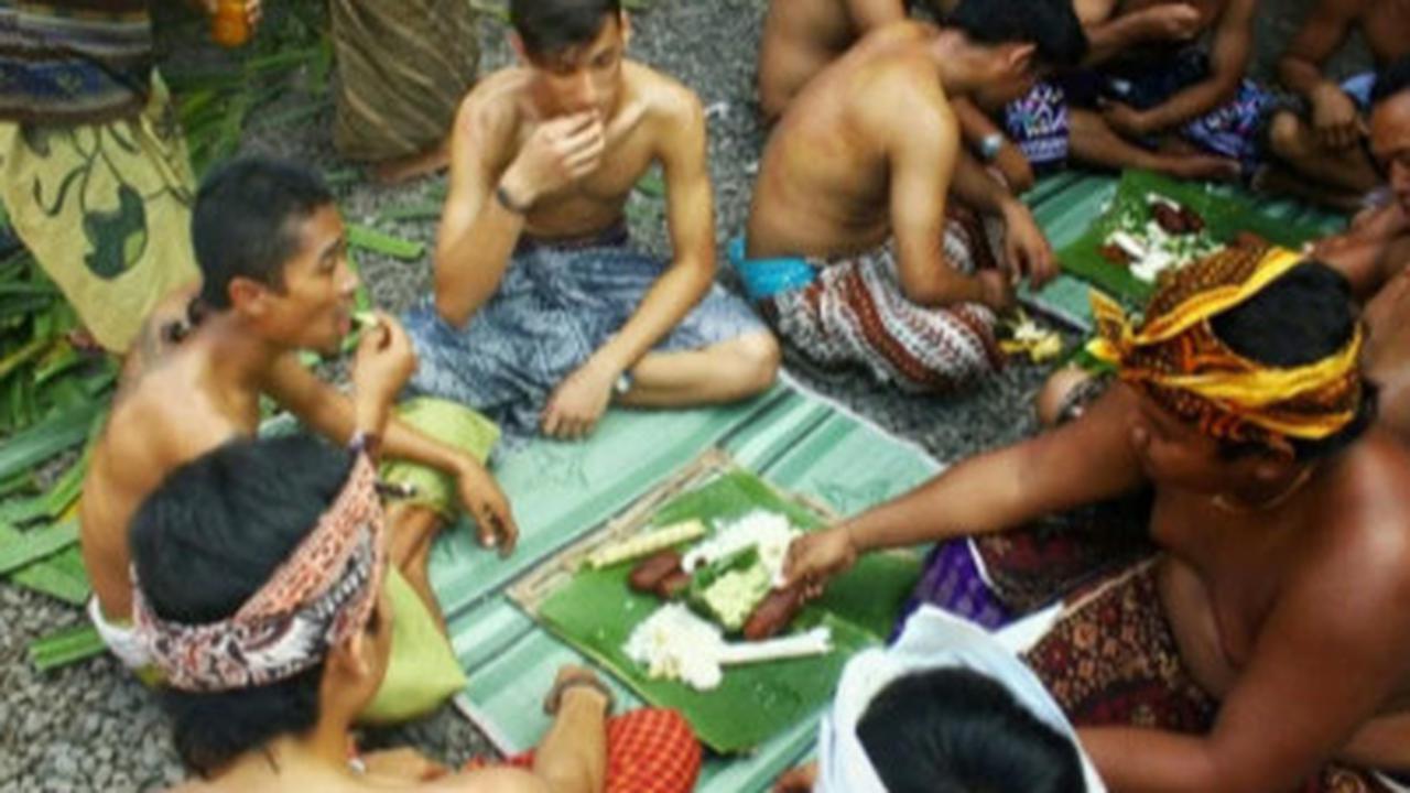 Tradisi Megibung