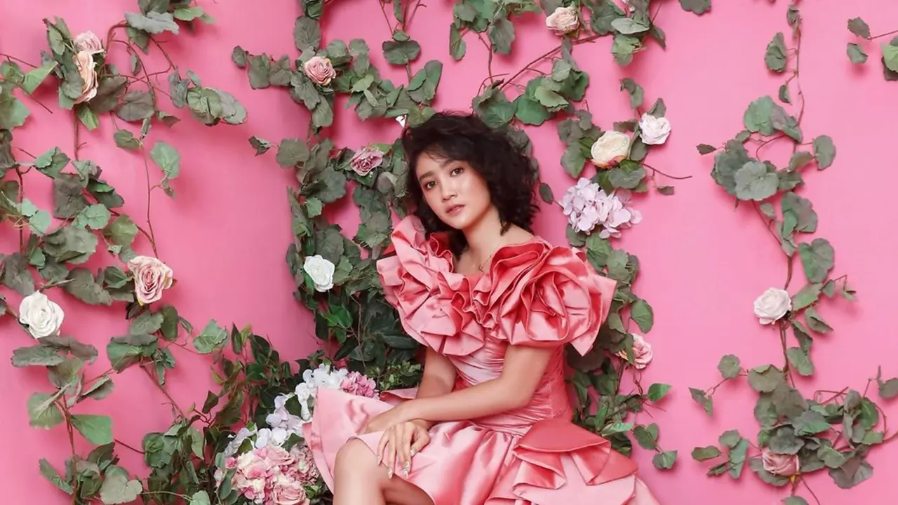 Makin Memesona, Ini Potret Febby Rastanty saat Pakai Outfit Berwarna Pink