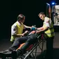 Petugas dan pasien di Dalam Ambulans (Sumber: Ilustrasi Pexels)