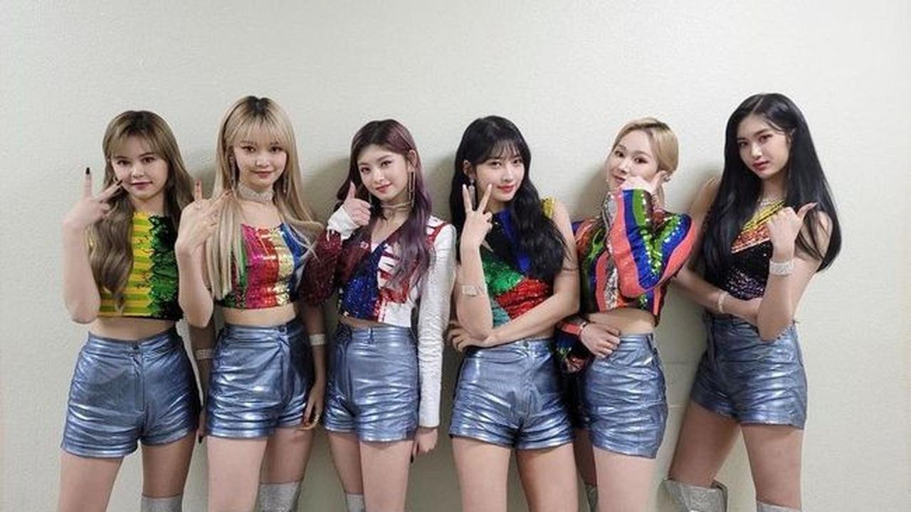 2. EVERGLOW – “ZOMBIE”