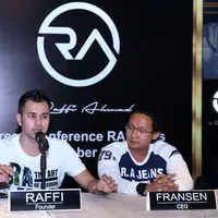 Mengenai harga, personil Bukan Bintang Biasa (BBB) ini memang mengincar anak muda sebagai konsumen bisnis line fesyennya. (Nurwahyunan/Bintang.com)